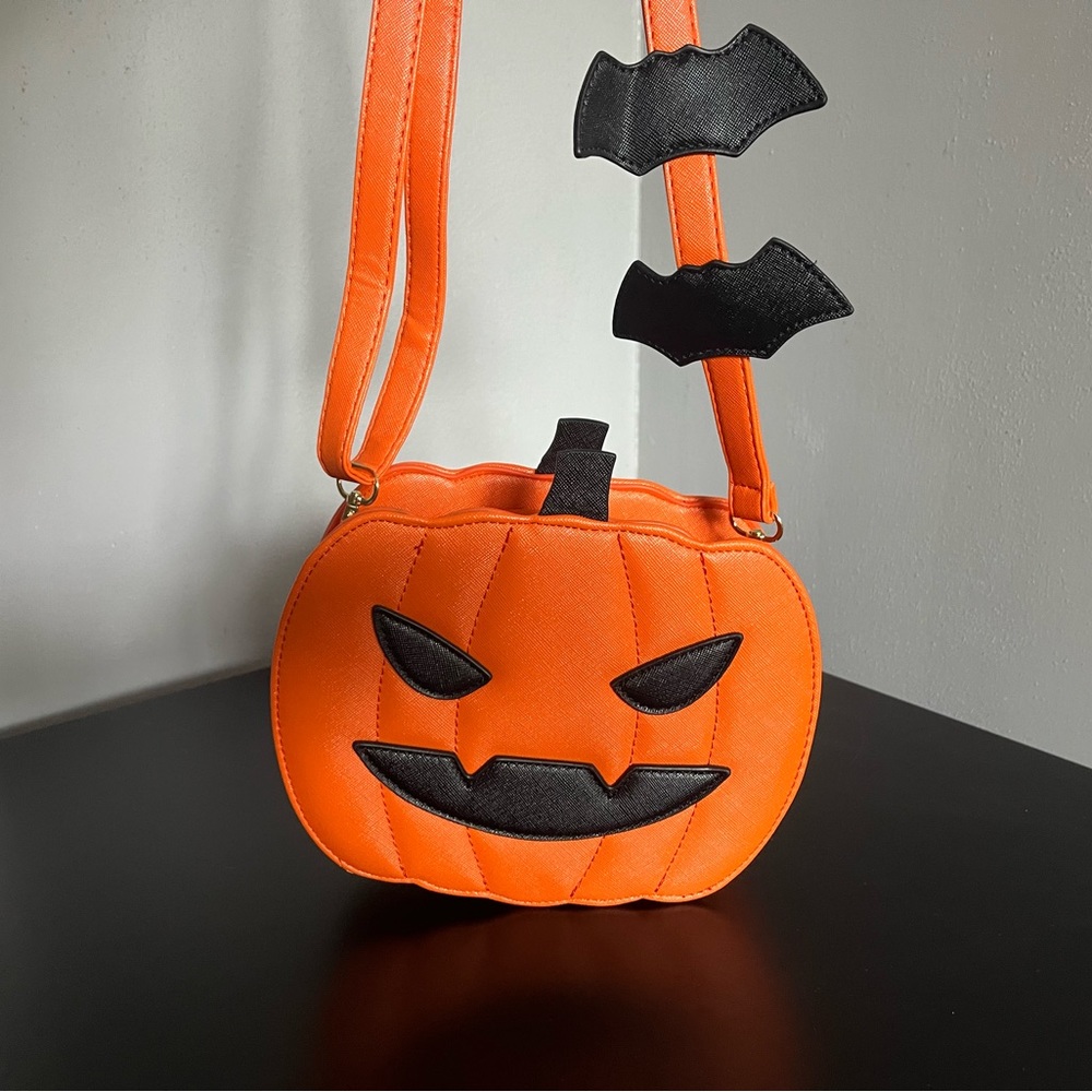 Orange Pumpkin Purse w/ Bat Decal Jack-O-Lantern Face